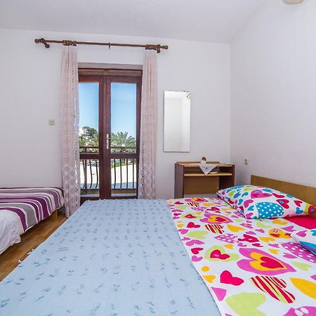 Apartments And Rooms Drpic Splitska Ngoại thất bức ảnh
