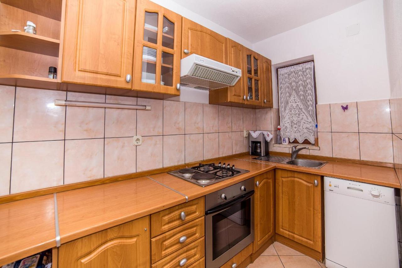 Apartments And Rooms Drpic Splitska Ngoại thất bức ảnh