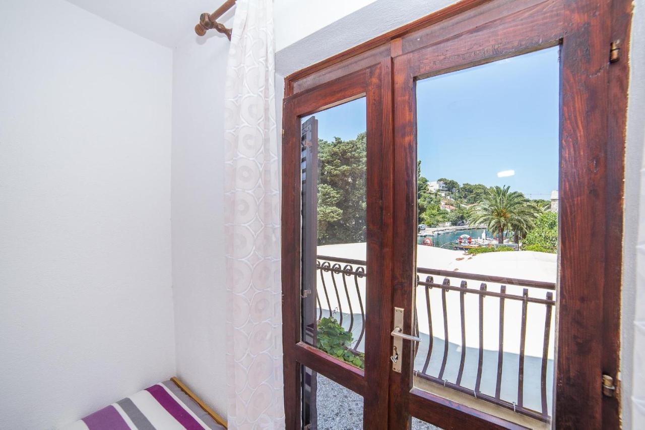 Apartments And Rooms Drpic Splitska Ngoại thất bức ảnh