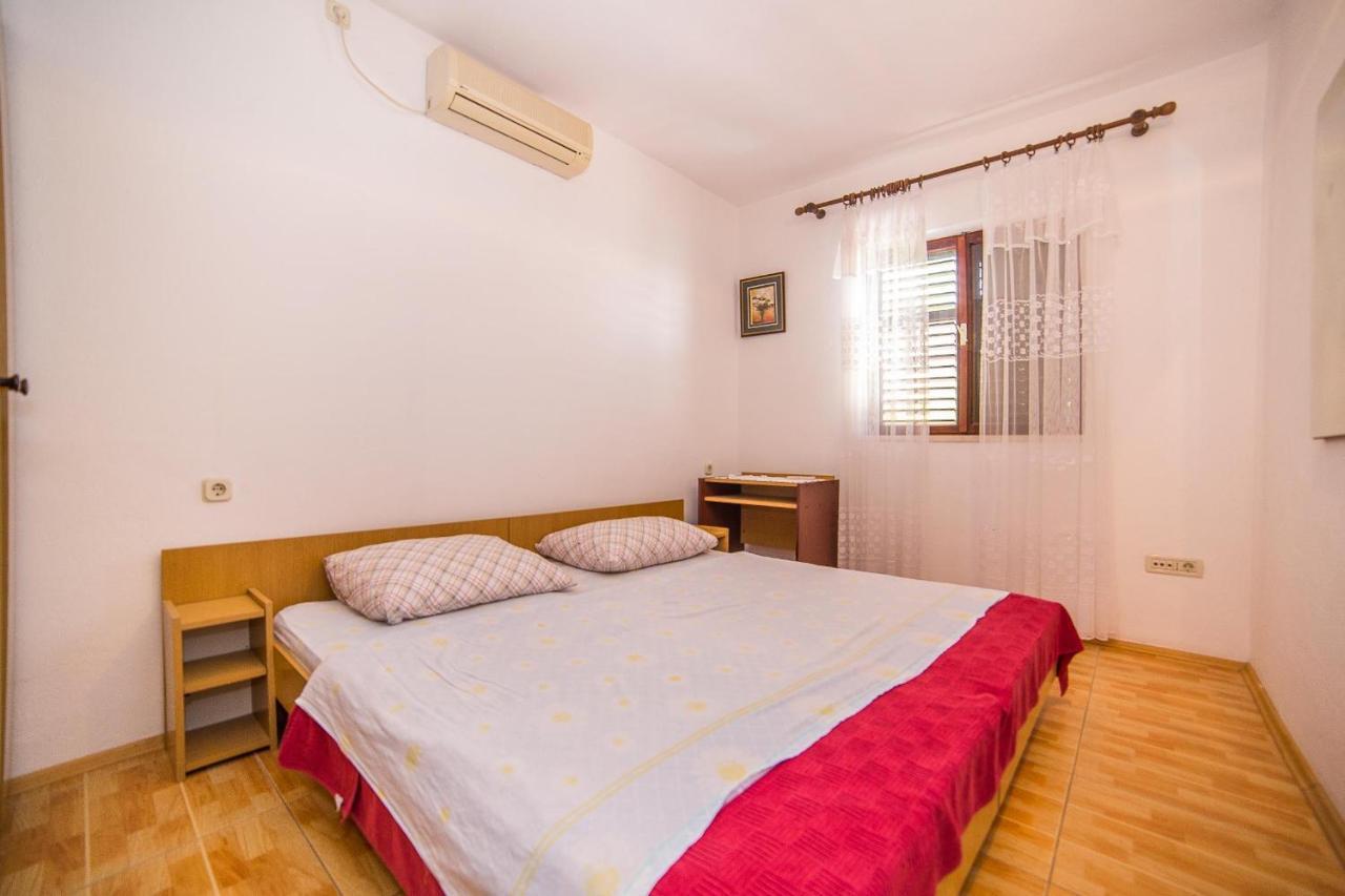 Apartments And Rooms Drpic Splitska Ngoại thất bức ảnh