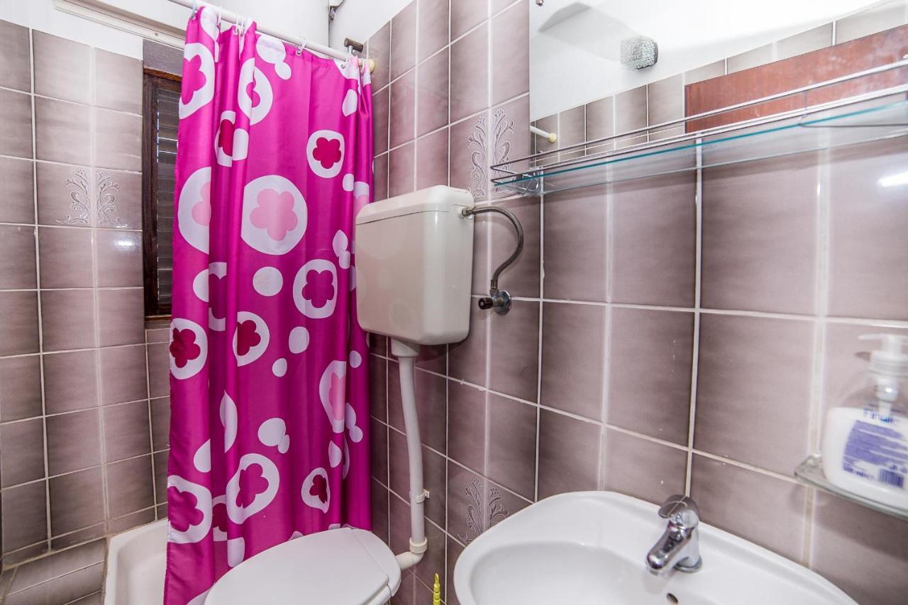 Apartments And Rooms Drpic Splitska Ngoại thất bức ảnh