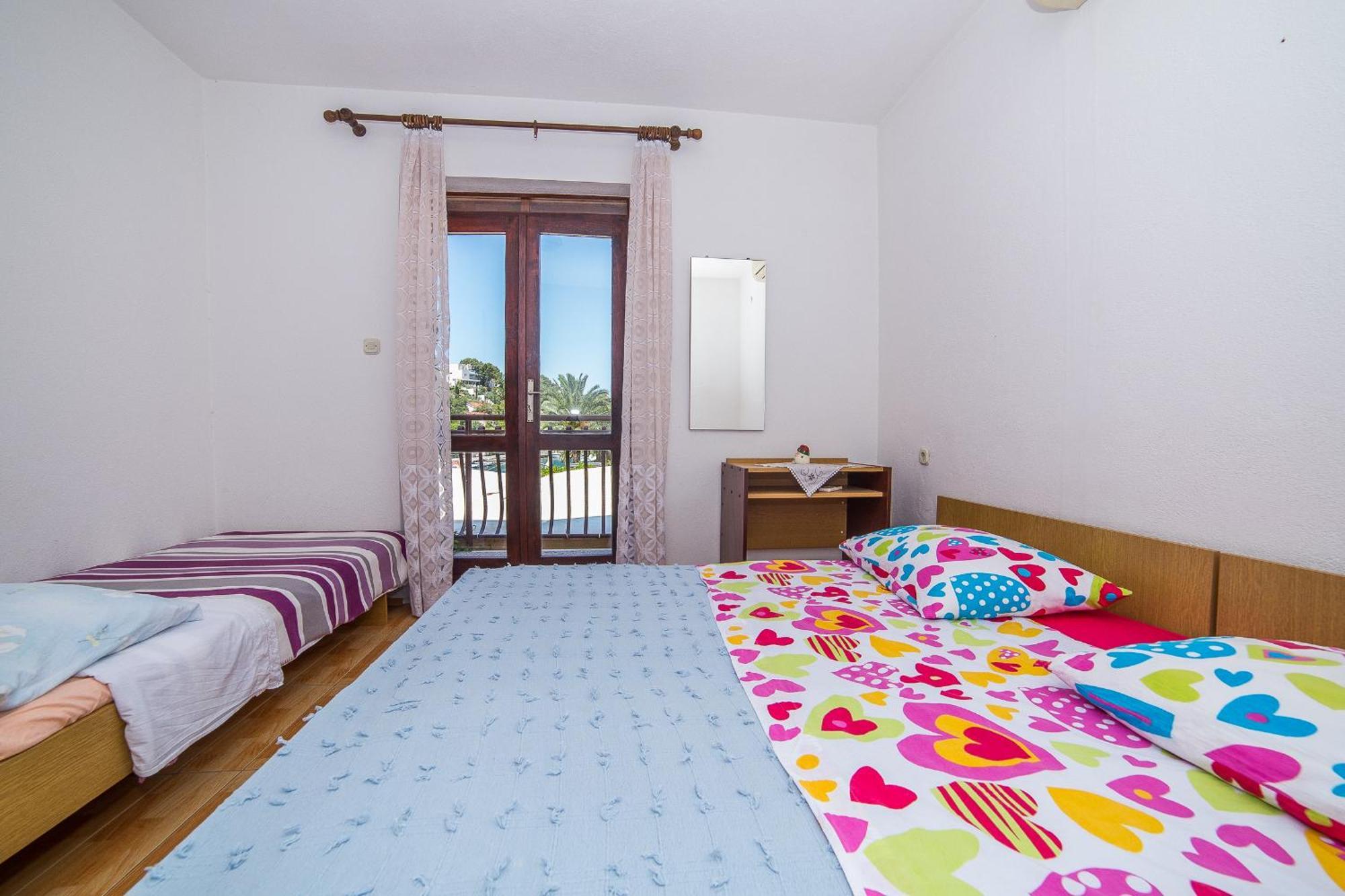 Apartments And Rooms Drpic Splitska Ngoại thất bức ảnh